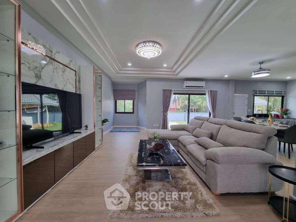picture 3-BR Villa For Sale Near Bangsaray, Sattahip, Chon Buri (ID 2017748) - 10/19