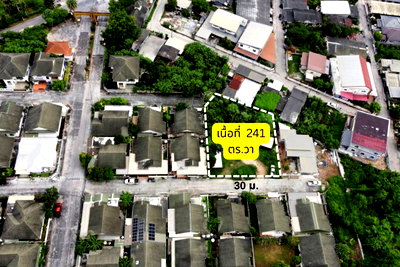 Land for sale Chonburi : Land for sale in Sriracha, 241 sq wah, on Kao Kilo Road, near Assumption College, Chonburi.