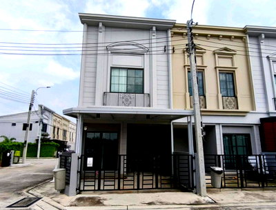Townhouses for rent : House for rent The Centro Bangna, ready to move in. If interested, contact Line @goodmanpro or call 0999029192.
