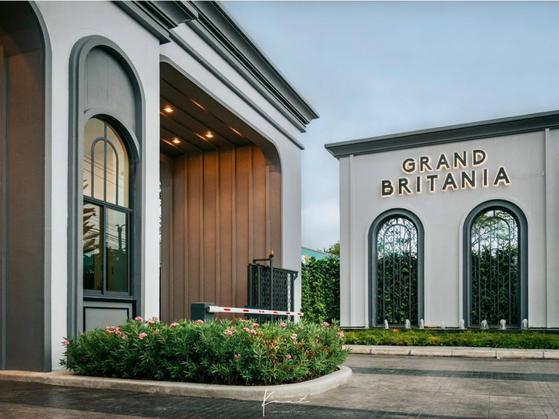 Houses for sale : For Sale: Luxury English-Style Detached House – Grand Britania Bangna KM.12 A premium residence in an exclusive community of only 67 families