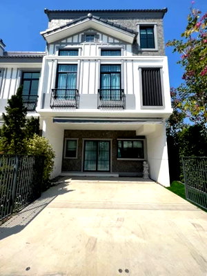 Townhouses for rent : House for rent INDY 5 BANGNA Km.7, ready to move in. If interested, contact Line @goodmanpro or call 0999029192.