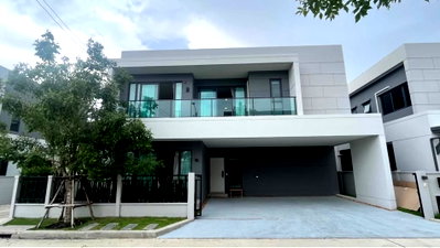 Houses for rent Samut Prakarn : House for rent The Centro Bangna, ready to move in. If interested, contact Line @goodmanpro or call 0999029192.