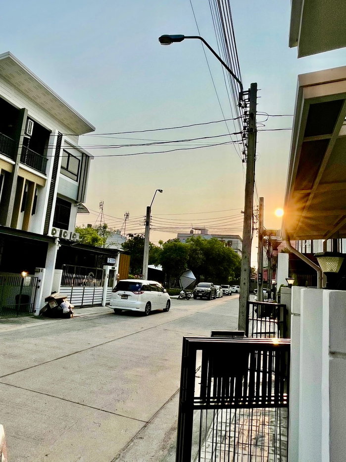รูป ให้เช่า Townhome 3 ชั้น Patio Watcharapol - Ramintra | เหมาะสำหรับอยู่อาศัยหรือทำโฮมออฟฟิศ - รูปที่ 16/20