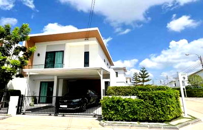 ขายบ้านเดี่ยว : ขาย บ้านเดี่ยว COMO Bianca (โคโม่ เบียงก้า) บางนา 50 ตร.วา 3 ห้องนอน 3 ห้องน้ำ หลังมุม สภาพใหม่มาก ใกล้เมกะบางนา