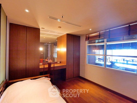 คอนโด 2 ห้องนอน 175 ตร.ม. ชั้น 25 โครงการ บ้านสาทร เจ้าพระยา ใกล้ BTS กรุงธนบุรี (ID 1930592)
