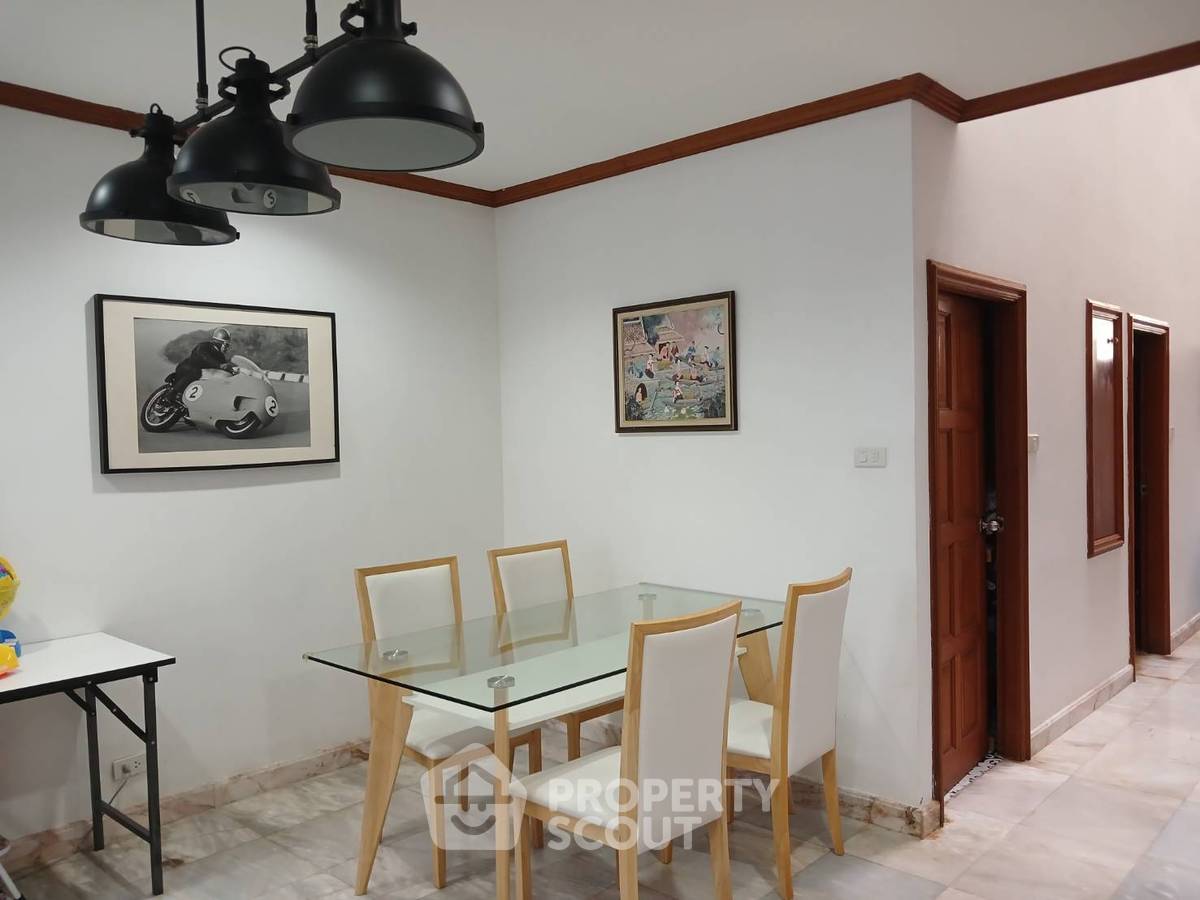 รูป ทาวน์เฮาส์ 4 ห้องนอน ขนาด 250 ตร.ม. ย่านสถานีรถไฟหัวหิน (ID 2322872) - รูปที่ 4/20