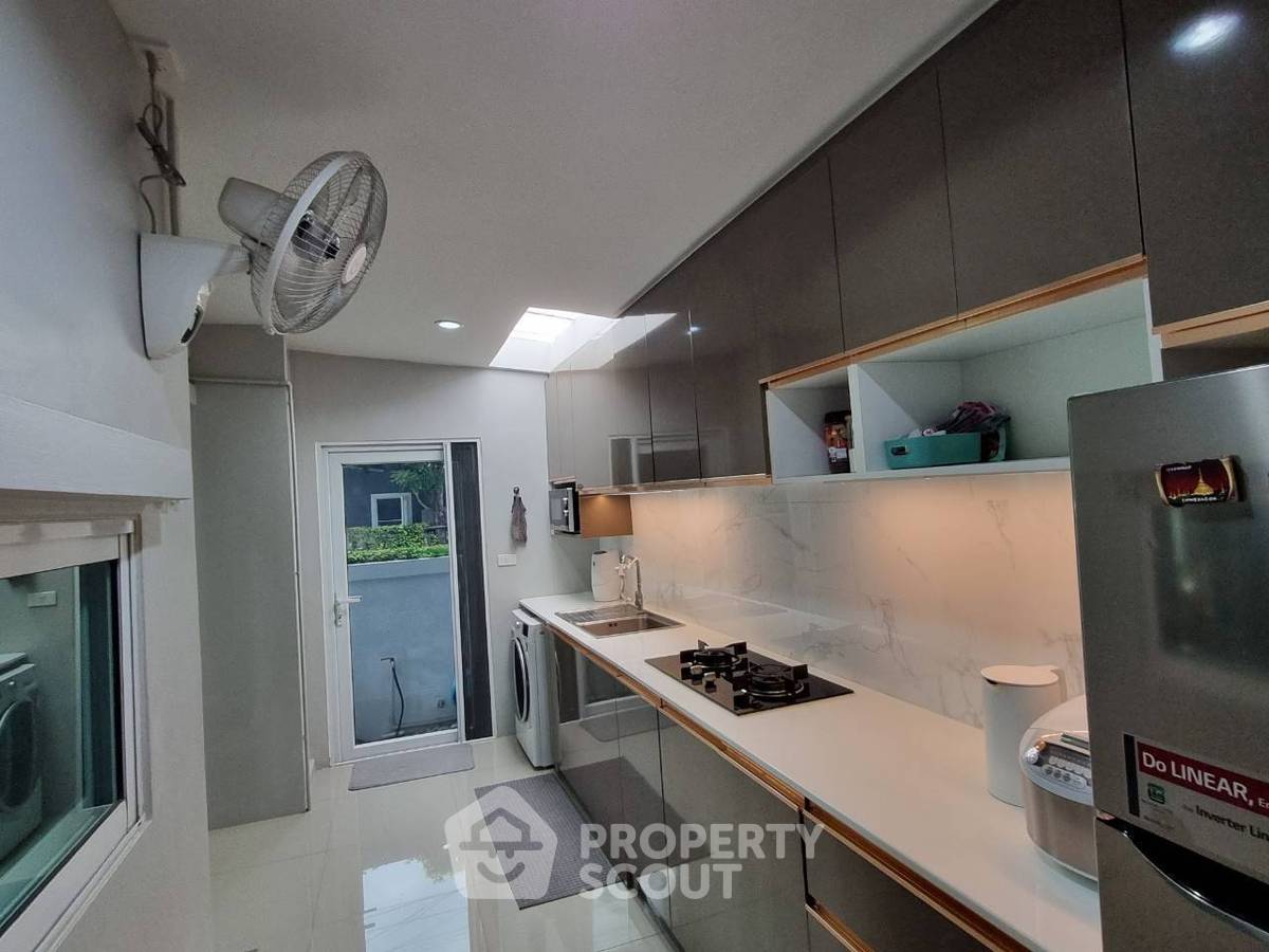 รูป ทาวน์โฮม 3 ห้องนอน ขาย ที่ ฟลอร่า เทียนวานนท์ สวนใหญ่ เมืองนนทบุรี (ID 2165493) - รูปที่ 6/22