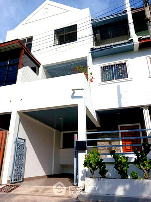 ทาวน์โฮม หัวหิน ประจวบคีรีขันธ์ : ทาวน์เฮาส์ 4 ห้องนอน ขนาด 250 ตร.ม. ย่านสถานีรถไฟหัวหิน (ID 2322872)