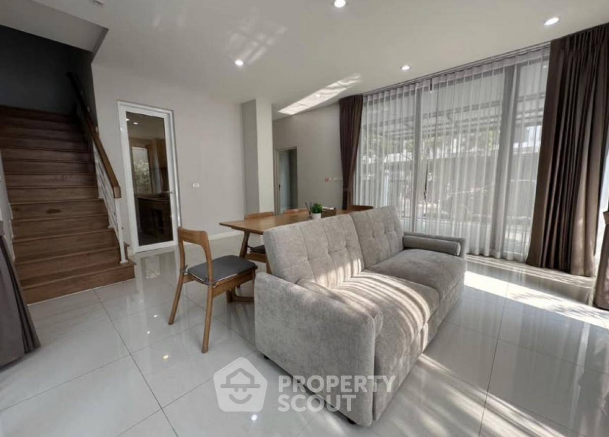 รูป บ้านเช่า 4 ห้องนอน โครงการบ้านกลางเมือง คลาส เอกมัย-รามอินทรา ลาดพร้าว (ID 2043775) - รูปที่ 2/17