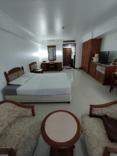 P-41694 Chao Phraya River View! Juldis River Mansion Studio with Full Furnishings! Near CBD! 3.09M Line Id: @easythaihome 085-592-2897