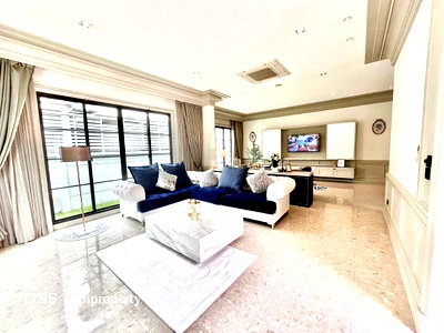 บ้านเดี่ยวให้เช่า : ให้เช่า: วิลล่าหรูในโครงการแกรนด์ บางกอก บูเลอวาร์ด สุขุมวิท 4 ห้องนอน 5 ห้องน้ำ