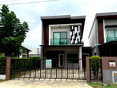 บ้านแฝด ถนนรังสิต-นครนายก : ขายบ้านแฝดสไตน์บ้านเดี่ยว หมู่บ้านเดอะแพลนท์ รังสิต – คลองสอง คลวงหลวง ปทุมธานี แถมฟรีเฟอร์นิเจอร์ทั้งหลัง บ้านใหม่ไม่ค่อยได้อยู่