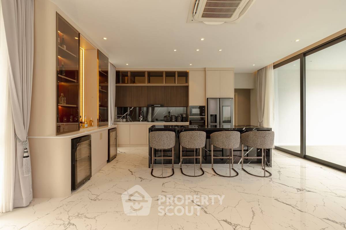 รูป บ้านวิลล่า 8 ห้องนอน ขาย พร้อมรับสัตว์เลี้ยง โครงการ The Elegant Penthouse Pattaya (ID 2326999) - รูปที่ 12/46