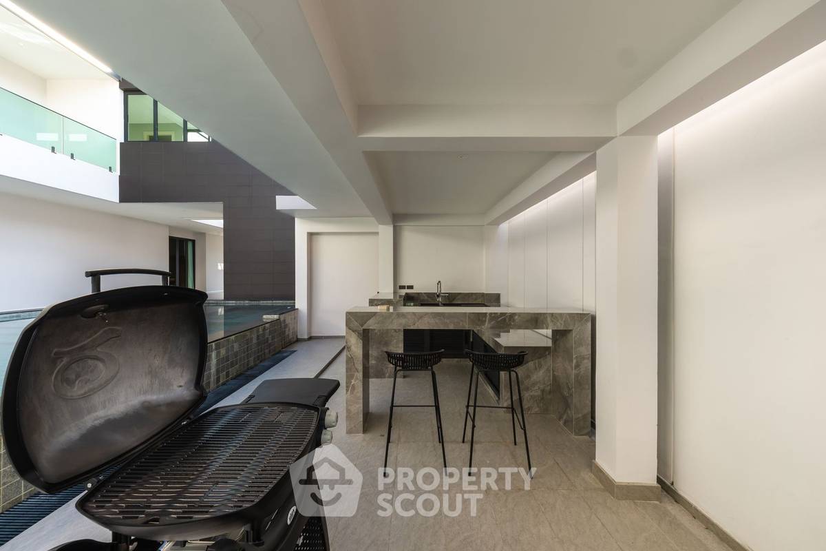 รูป บ้านเช่าหมาแมวเข้าได้ 8 ห้องนอน The Elegant Penthouse Pattaya (ID 2326999) - รูปที่ 42/46