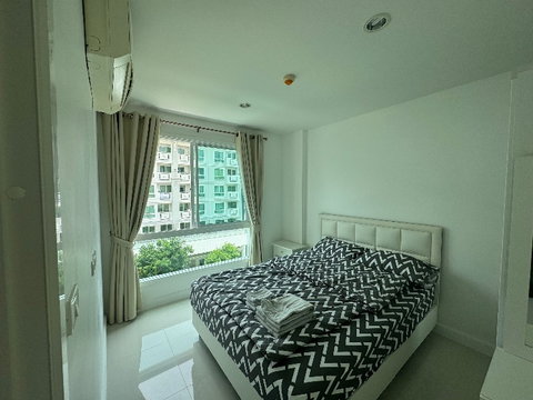 Condominium with private beach, quiet and private