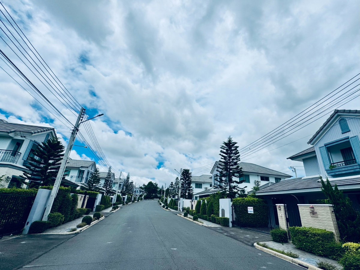 รูป ให้เช่าบ้านเดี่ยวใหม่ 4 ห้องนอน ม.วอเตอร์ฟร้อนท์ หนองค้อ ศรีราชา - รูปที่ 3/42