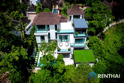 Houses for sale Chonburi : Exclusive 3-Storey Luxury Residence near Na Jomtien Beach