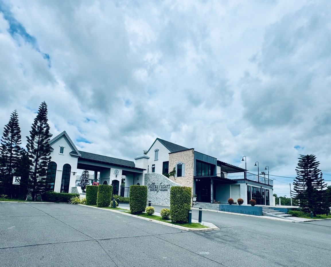 รูป ให้เช่าบ้านเดี่ยวใหม่ 4 ห้องนอน ม.วอเตอร์ฟร้อนท์ หนองค้อ ศรีราชา - รูปที่ 2/42