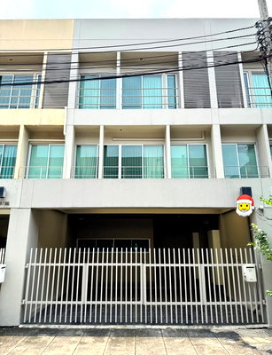 ทาวน์โฮมให้เช่า : 🏡✨ ทาวน์โฮม 3 ชั้น ทำเลพรีเมียมใน Noble Cube พัฒนาการ 3 ห้องนอน 3 ห้องน้ำ  ตรงข้ามคลับเฮ้าส์ | หันหน้าทิศเหนือ | เพื่อนบ้านดี