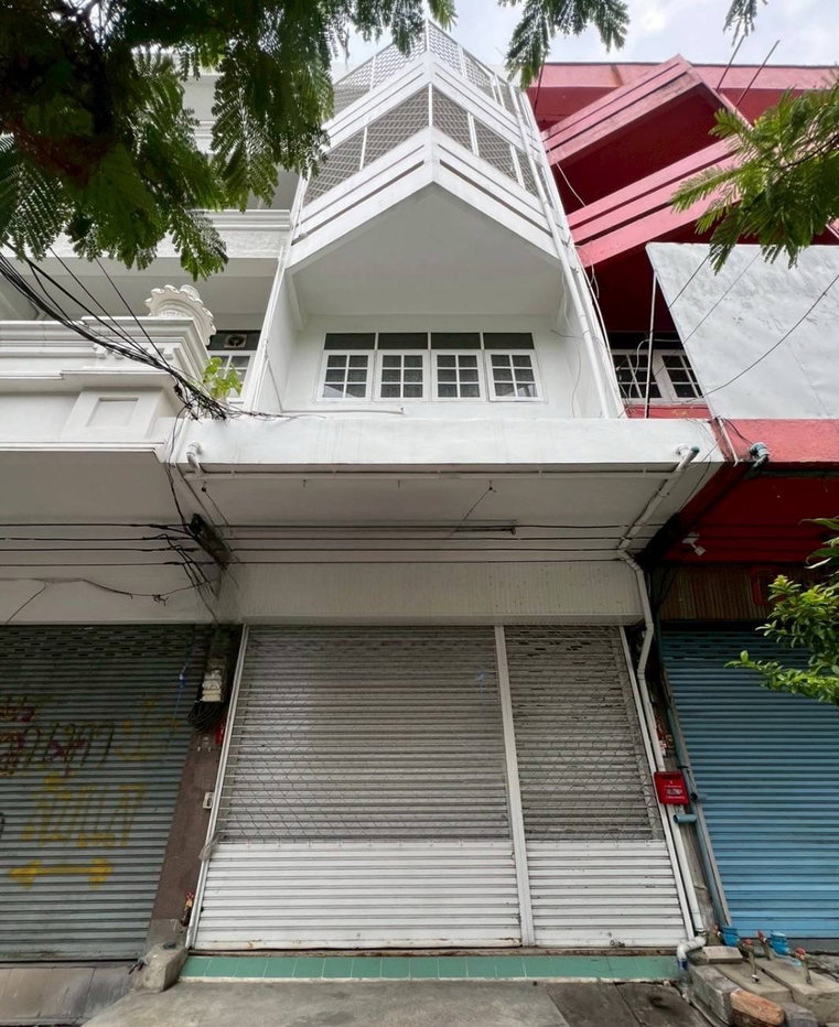 รูป ตึกแถวริมถนนพัฒนาการ ตรงข้ามโลตัส พัฒนาการ อาคารพาณิชย์ริมถนน พัฒนาการ ใกล้รถไฟฟ้าสีเหลือง - รูปที่ 1/9