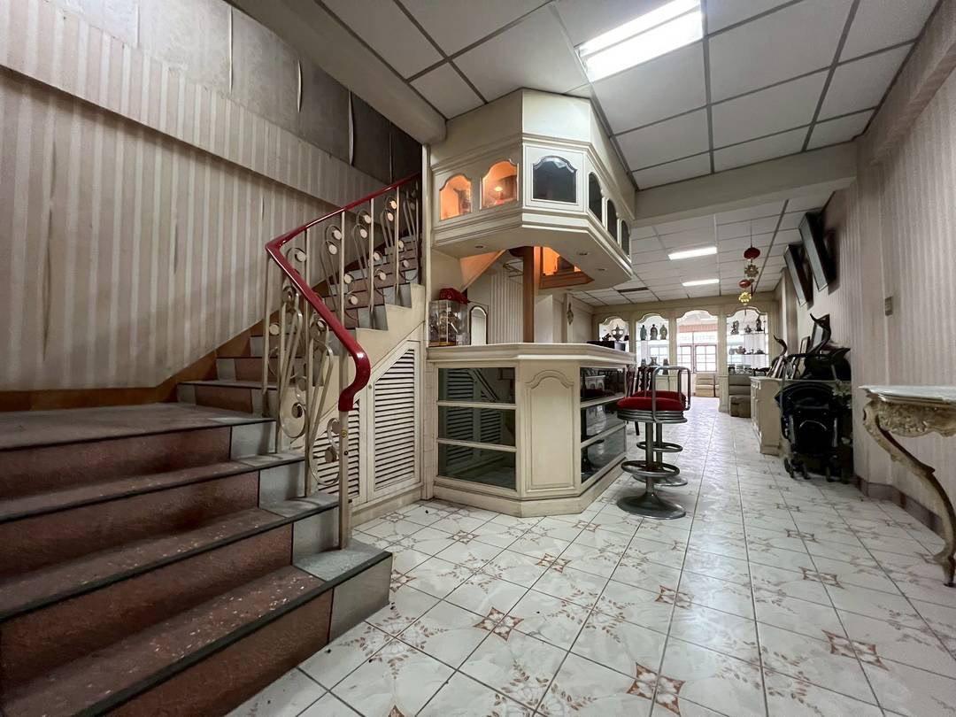 รูป ตึกแถวริมถนนพัฒนาการ ตรงข้ามโลตัส พัฒนาการ อาคารพาณิชย์ริมถนน พัฒนาการ ใกล้รถไฟฟ้าสีเหลือง - รูปที่ 8/9