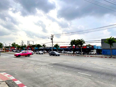 เช่าที่ดิน รร.เตรียมอุดมศึกษาน้อมเกล้า  : MRT นพรัตนราชธานี 800ม .ม.นิด้า ให้เช่าที่ดินสวย 8 ไร่ นิคมบางชัน 1.3กม. ติดถนนใหญ่ หน้ากว้าง 163 ม.