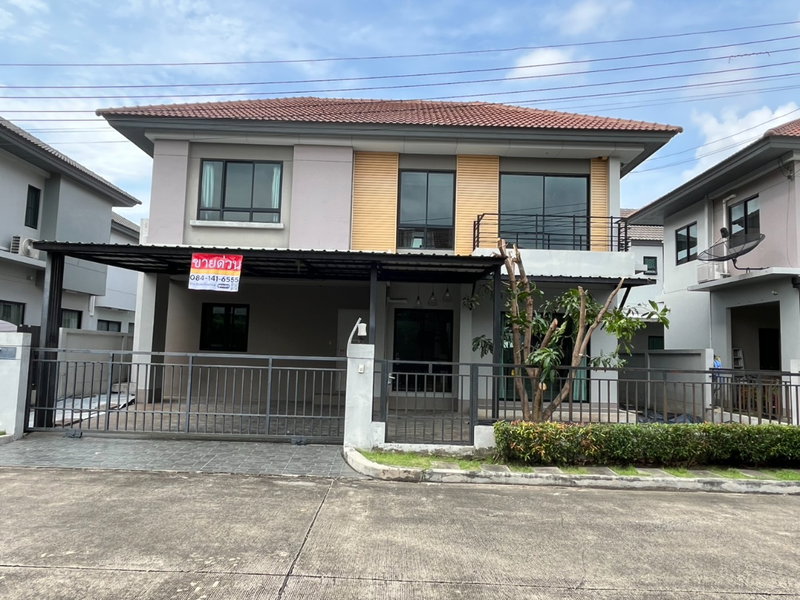 ขายบ้านเดี่ยว : บ้านเดี่ยว 2 ชั้น โครงการ ไลฟ์ บางกอก บูเลอวาร์ด รามอินทรา 65 แขวงรามอินทรา เขตคันนายาว กรุงเทพมหานคร (ราคา 6,804,000 บาท )