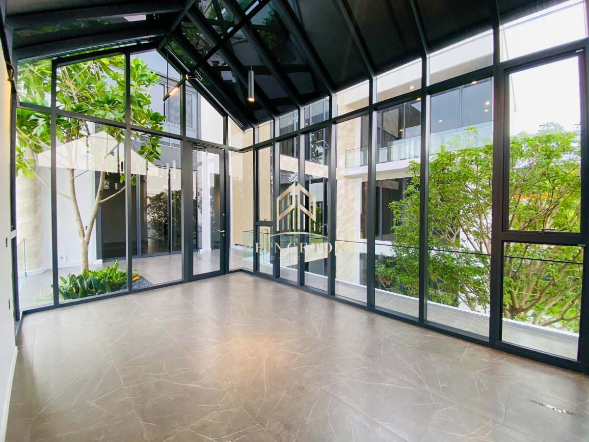 picture VIVE New Krungthep Kreetha Luxury 3-Storey Modern Home - 33/49