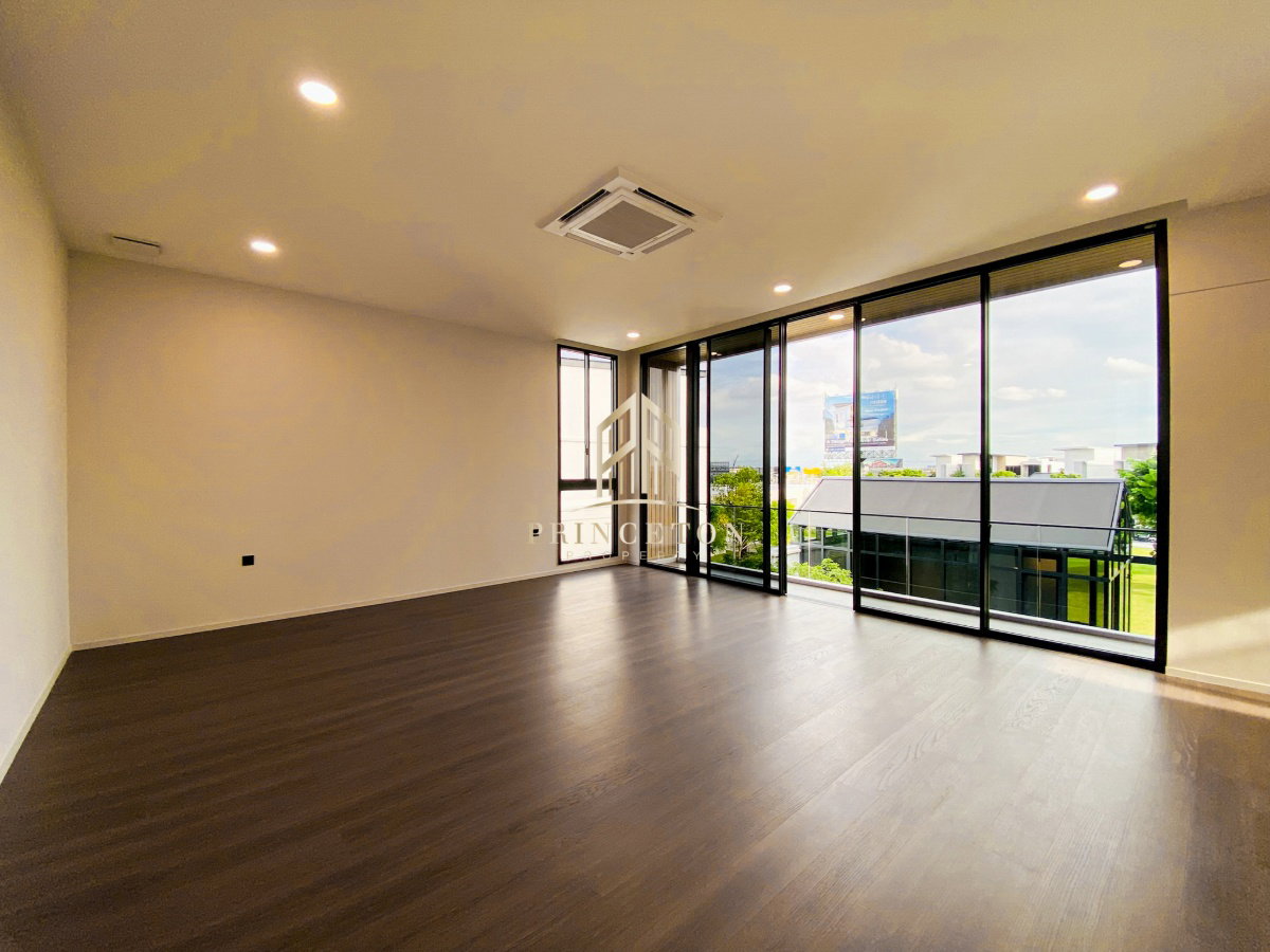 picture VIVE New Krungthep Kreetha Luxury 3-Storey Modern Home - 36/49