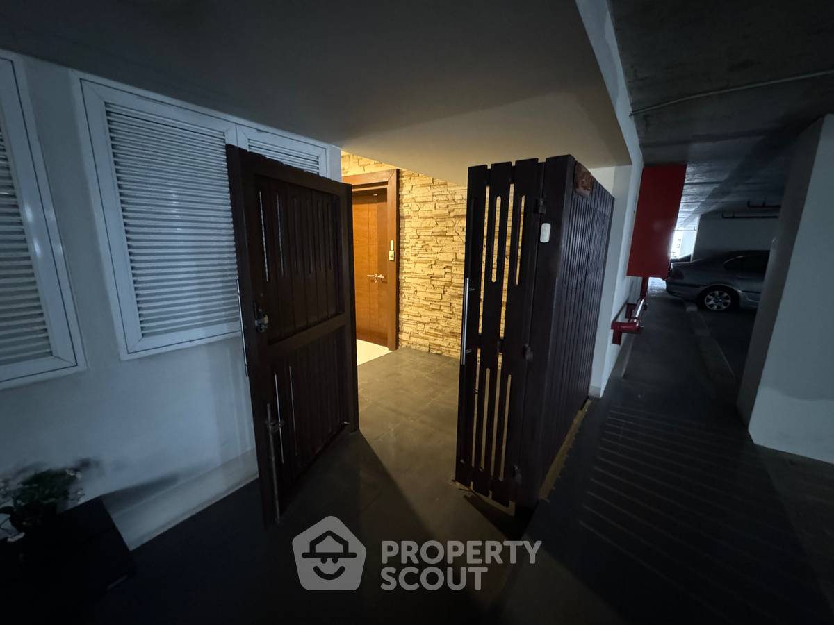 รูป คอนโด 2 ห้องนอน 145 ตร.ม. | สุขุมวิท ซิตี้ รีสอร์ต ใกล้ BTS นานา (ID 2333519) - รูปที่ 23/24