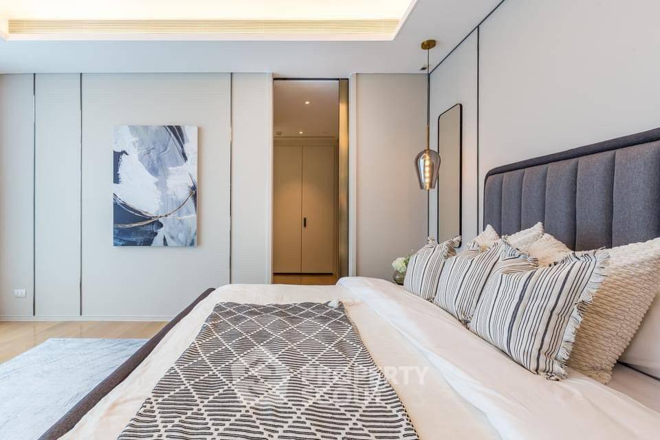 picture 2-BR 168 Sqm Condo For Sale, Baan Sindhorn, 400m to BTS Ratchadamri (ID 1519717) - 8/20