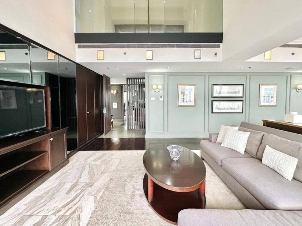 รูป ให้เช่า คอนโดหรู The Met Condominium ห้อง Duplex ตกแต่งสวย วิวแม่น้ำเจ้าพระยา 360 องศา- RW007010 - รูปที่ 6/23