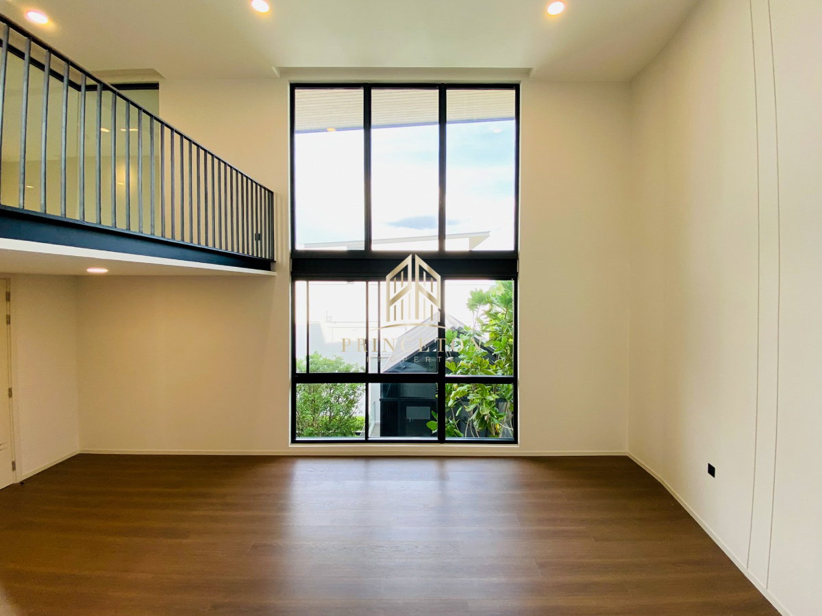 picture VIVE New Krungthep Kreetha Luxury 3-Storey Modern Home - 43/49