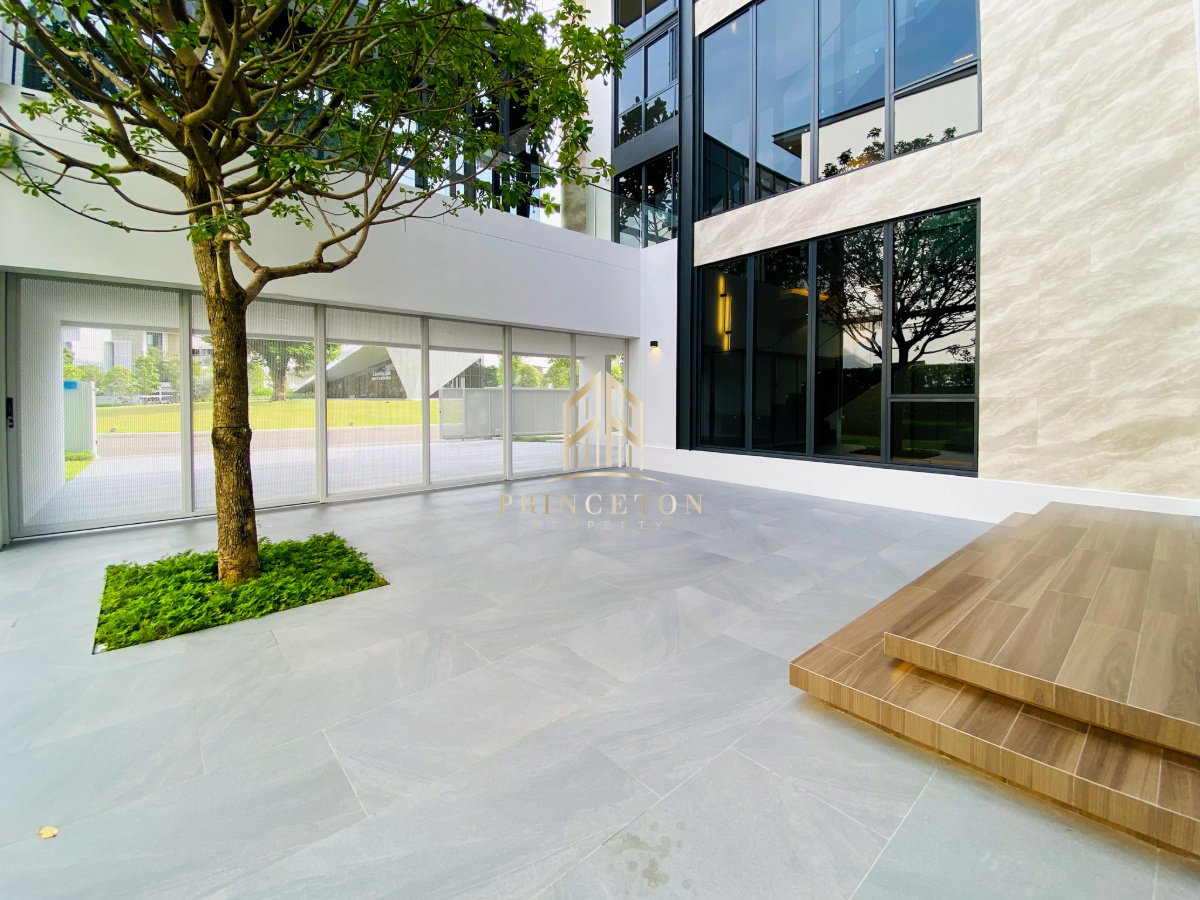 picture VIVE New Krungthep Kreetha Luxury 3-Storey Modern Home - 4/49