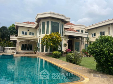 บ้าน 5 ห้องนอน ขาย ใน Paradise Villa 2 พัทยา (ID 2335405)