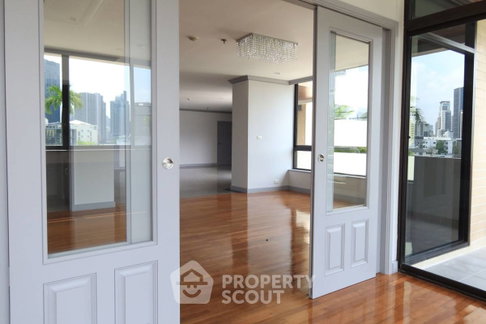 คอนโด 4 ห้องนอน ขนาด 330 ตร.ม. Ruamsuk Condominium ใกล้ BTS ทองหล่อ (ID 514732)