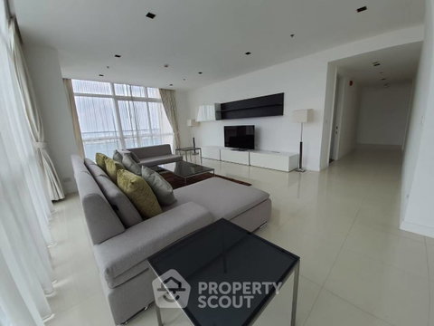 4-BR 294 Sqm, 38th-Floor Condo At Athenee Residence, 200m to BTS Phloen Chit (ID 574729)