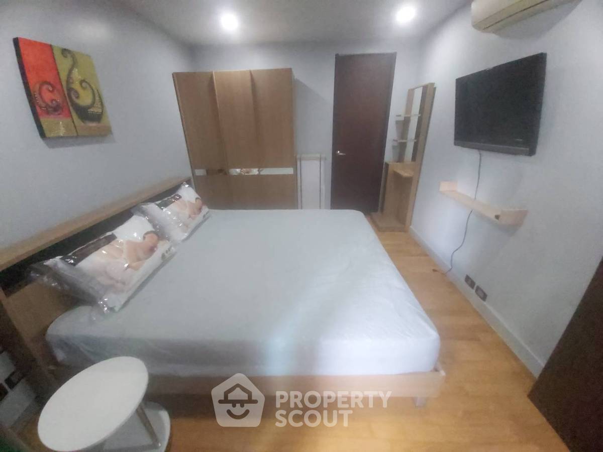 รูป คอนโด 1 ห้องนอน 40 ตร.ม. Quad Silom ใกล้ MRT สามย่าน 200 ม. (ID 2336889) - รูปที่ 2/9