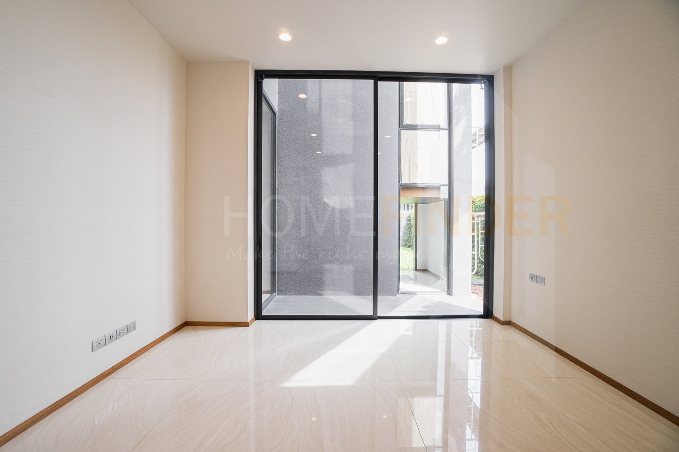 รูป Baan Issara Bangna 6 bedrooms, for sale - รูปที่ 3/11