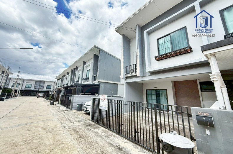 รูป ขายทาวน์โฮม 2 ชั้น หมู่บ้านบริทาเนีย วงแหวน–จตุโชติ ถนนหทัยราษฎร์ ใกล้วงแหวนฯ–แฟชั่นไอส์แลนด์ - รูปที่ 2/13