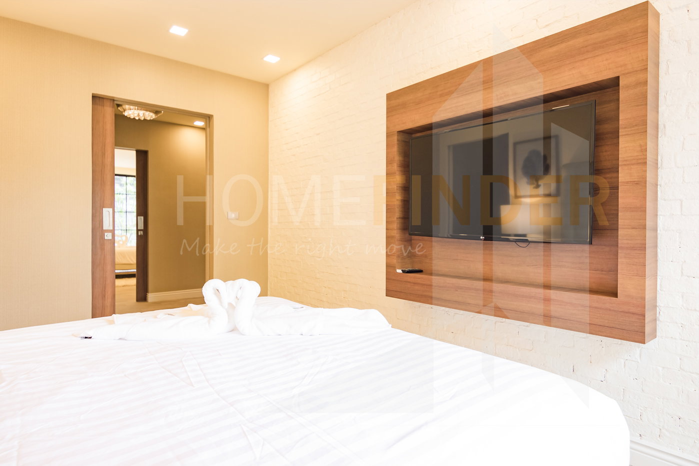 รูป Penthouse Condominium 2 4 bedrooms, for rent - รูปที่ 42/136