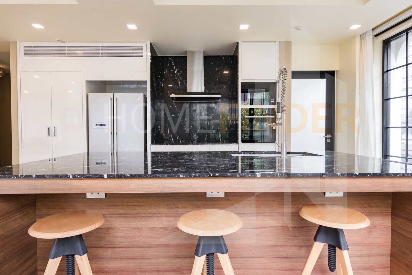 รูป Penthouse Condominium 2 4 bedrooms, for rent - รูปที่ 49/136
