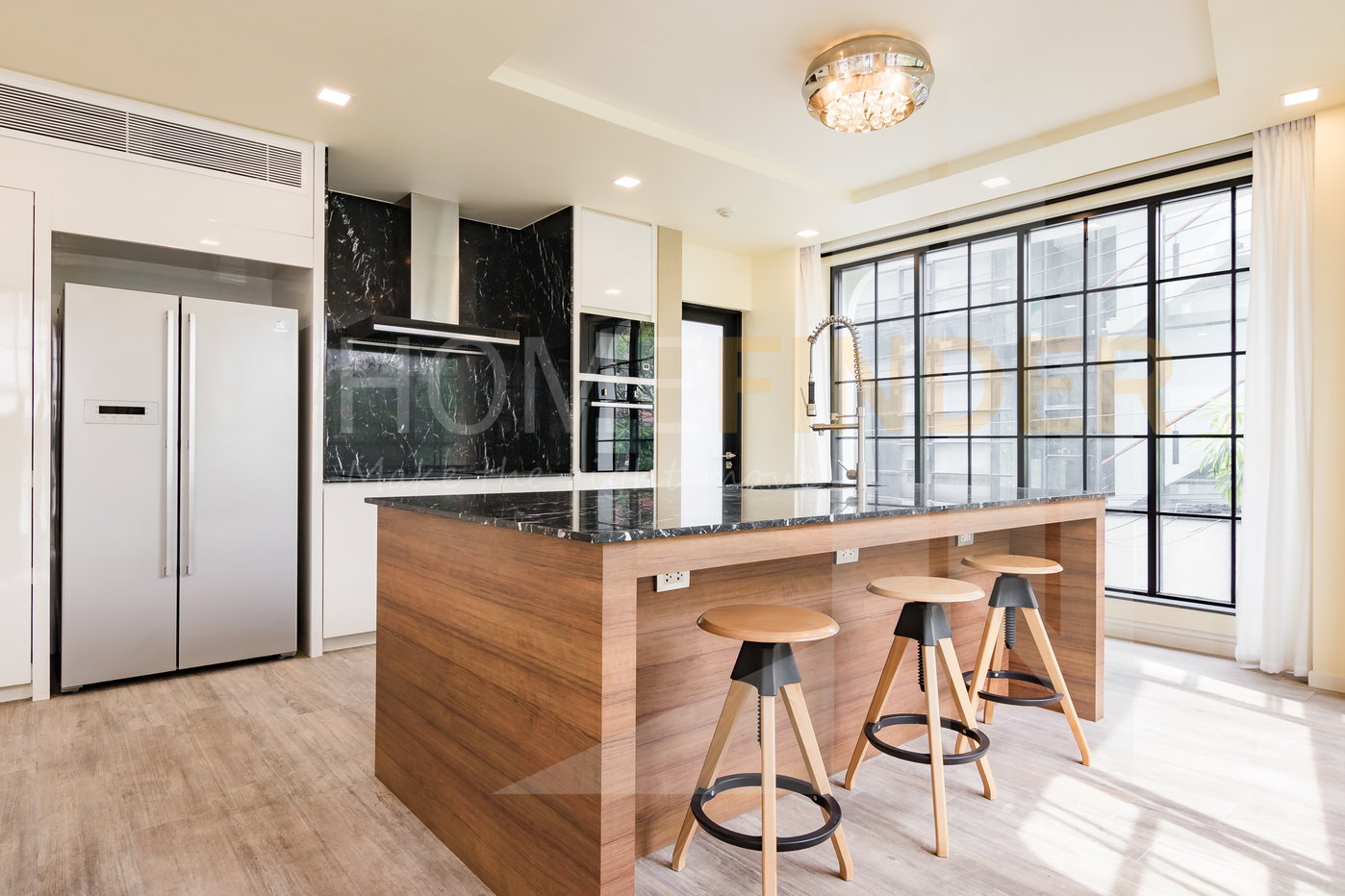 รูป Penthouse Condominium 2 4 bedrooms, for rent - รูปที่ 106/136
