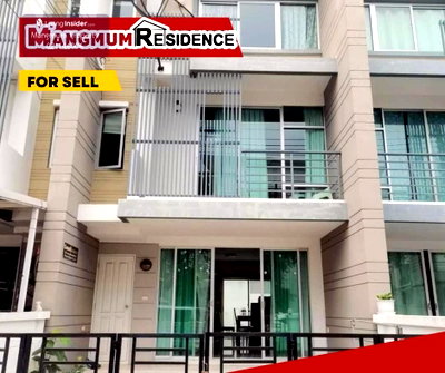 Townhouses for sale Pracha Uthit Road : 🚨Beautiful house for sale, the front of the house doesn't match anyone else's, House Town Plus Pracha Uthit project, 3 bedrooms, 3 bathrooms.