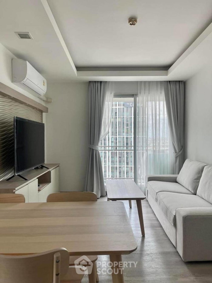 picture High-Floor 2-BR 62 Sqm Thru Thonglor Condo In Bang Kapi, Near MRT (ID 1893678) - 1/6