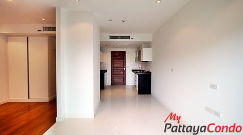 🛏️ 1 ห้องนอน - 🛁 1 ห้องน้ำ - 🏙️ Garden View - 🌏 ชื่อชาวต่างชาติ - 🏢 The Axis Pattaya - รหัส: AXIS20