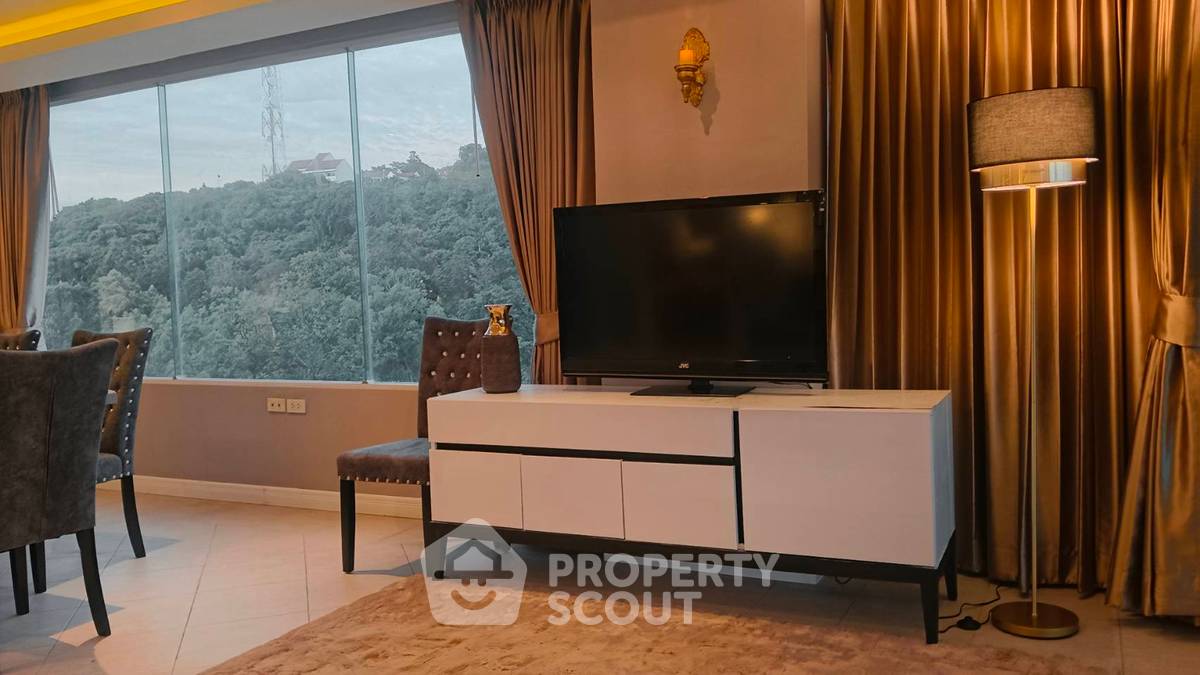 picture 3-BR 212 Sqm Condo For Sale At Executive Residence 4 ð Phratamnak (ID 2343116) - 23/23