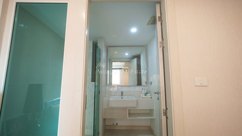 🛏️ 1 ห้องนอน - 🛁 1 ห้องน้ำ - 🏙️ Pool View - 🌏 ชื่อชาวต่างชาติ - 🏢 Seven Seas Condo Resort Jomtien - รหัส: SEV32