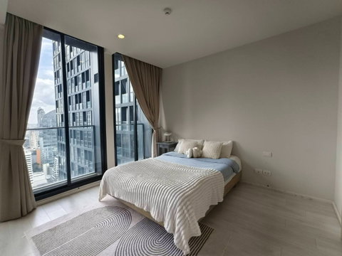 Condo for rent : Noble Ploenchit (( BTS Skywalk to BTS Ploenchit )) MK-02 line @livingbk