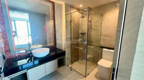 🛏️ 1 ห้องนอน - 🛁 1 ห้องน้ำ - 🏙️ Sea View - 🌏 ชื่อชาวต่างชาติ - 🏢 The Riviera Ocean Drive Jomtien - รหัส: ROD31
